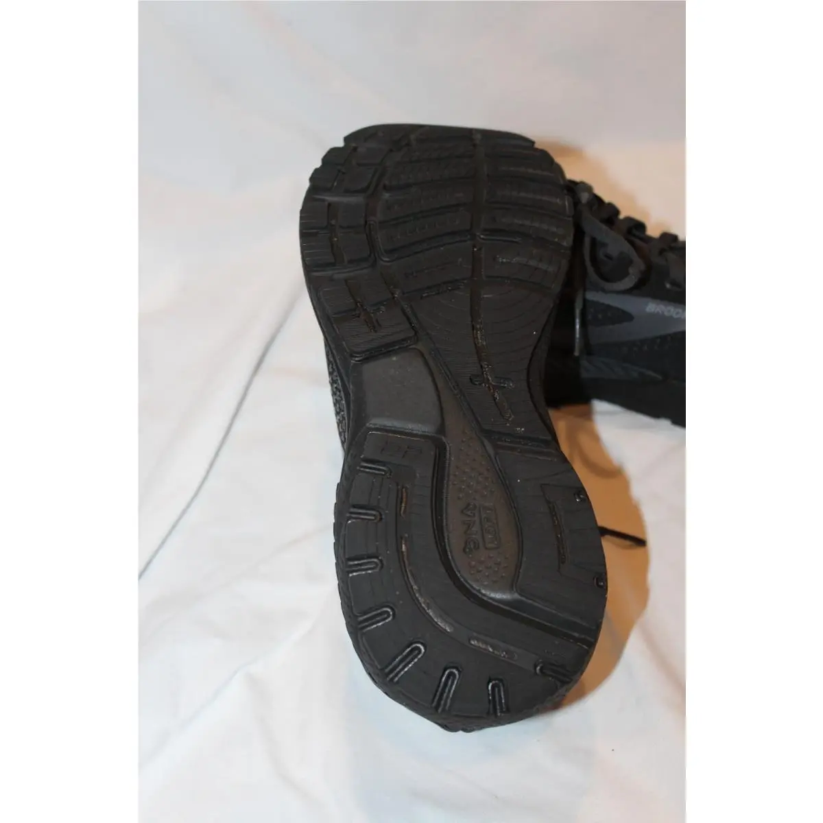 Brooks shoes - Black 4