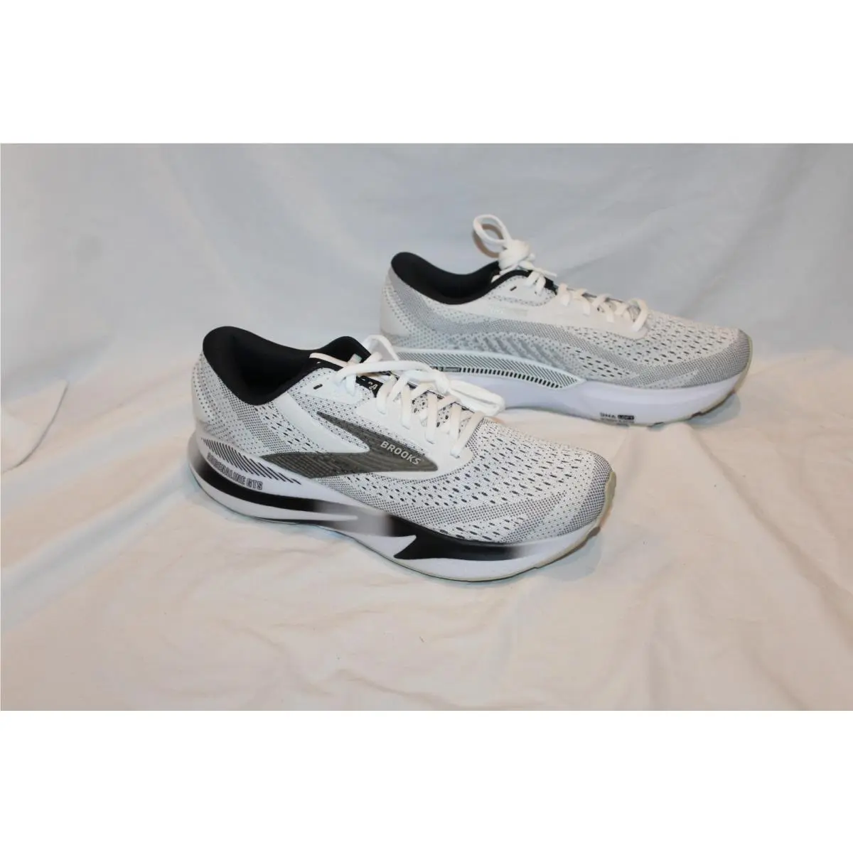 Brooks shoes - Brooks Adrenaline GTS 24 - Adrenaline GTS - WHITE BLACK 0
