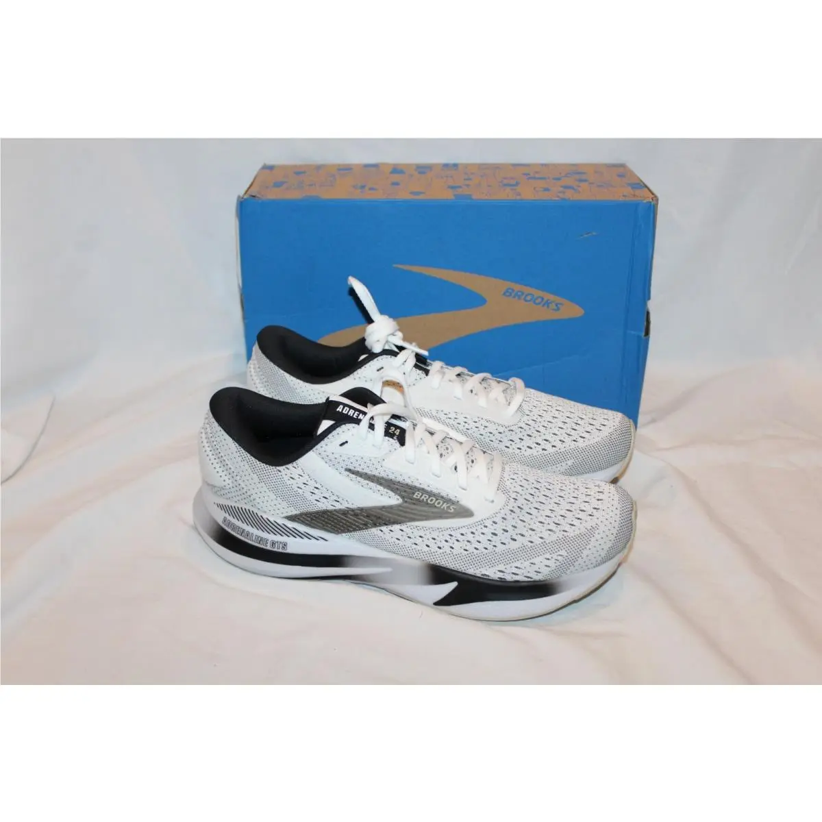 Brooks shoes - Brooks Adrenaline GTS 24 - Adrenaline GTS - WHITE BLACK 1