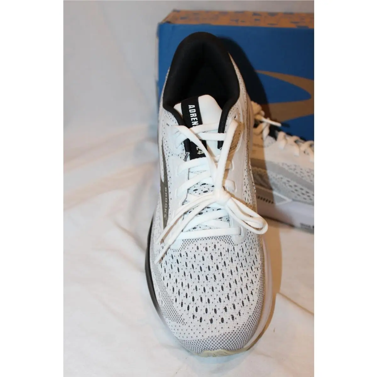 Brooks shoes - Brooks Adrenaline GTS 24 - Adrenaline GTS - WHITE BLACK 3