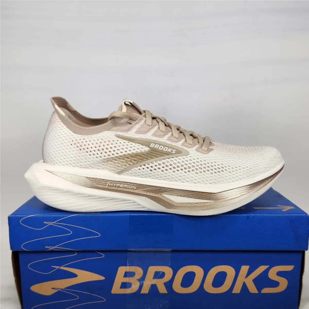 Size 9.5 - Brooks Hyperion 3 - Coconut / Bronze / Mushroom - Womens
