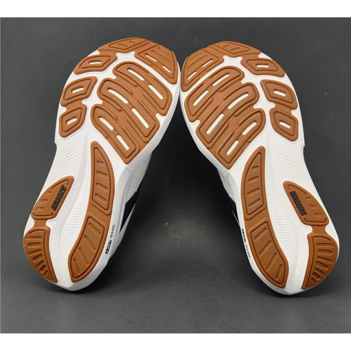 Brooks shoes - Brooks Revel 9 - Revel - White 7