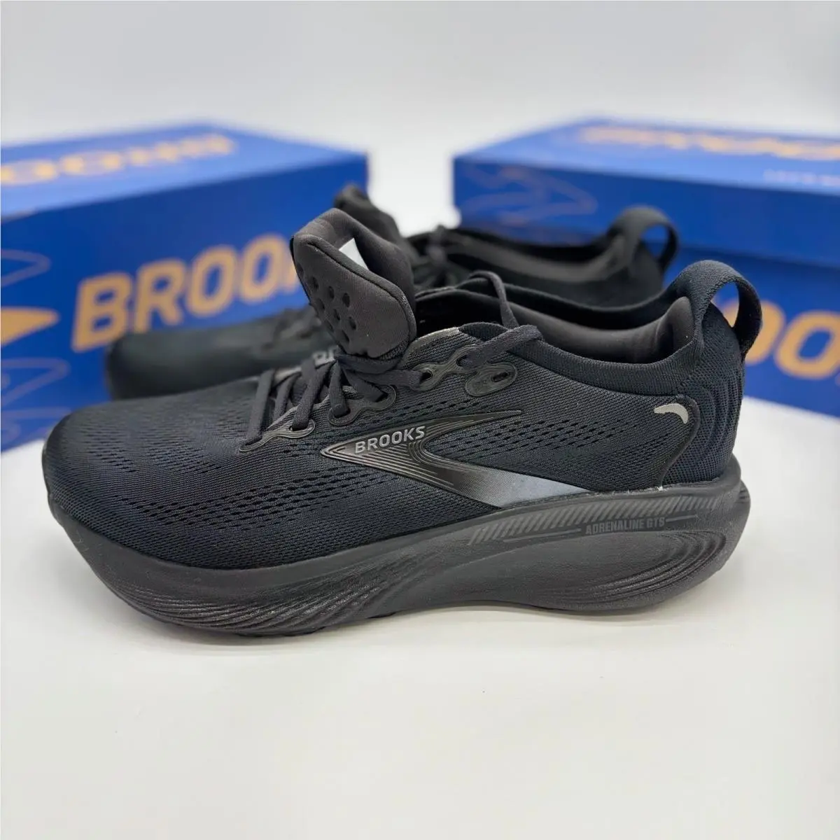 Brooks shoes - Adrenaline GTS Max Cushion - Adrenaline GTS Max Cushion - Black 1