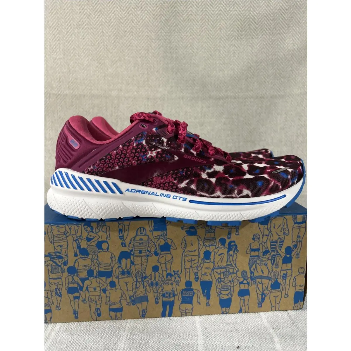 Brooks shoes - Brooks Adrenaline GTS 22 - Adrenaline GTS - 120353-1B-568 - Magenta Raspberry White 1