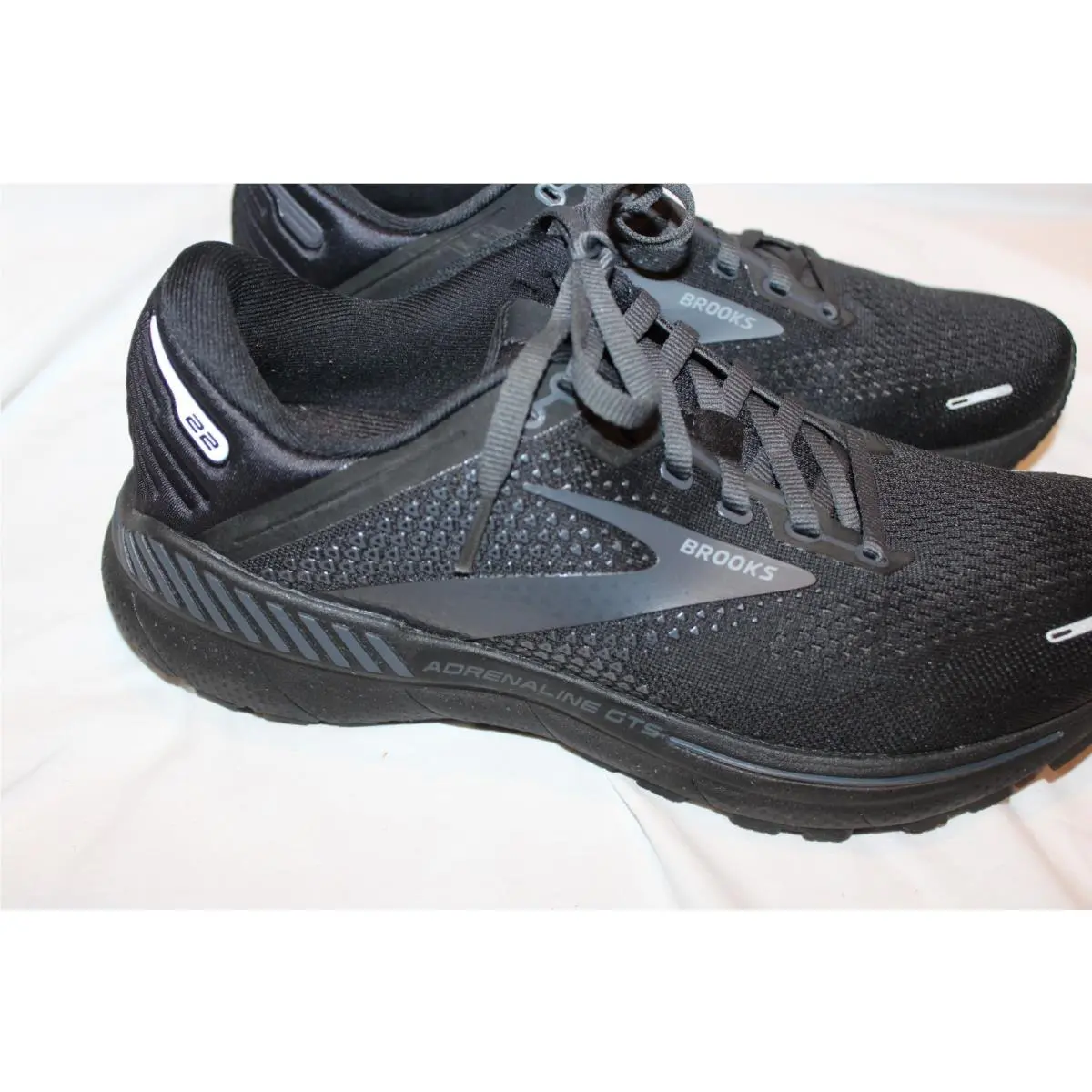 Brooks shoes - Black 1