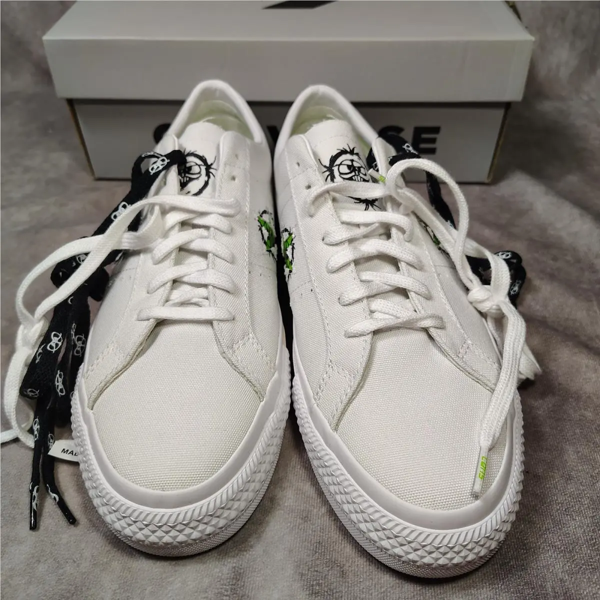 Converse shoes - White 2