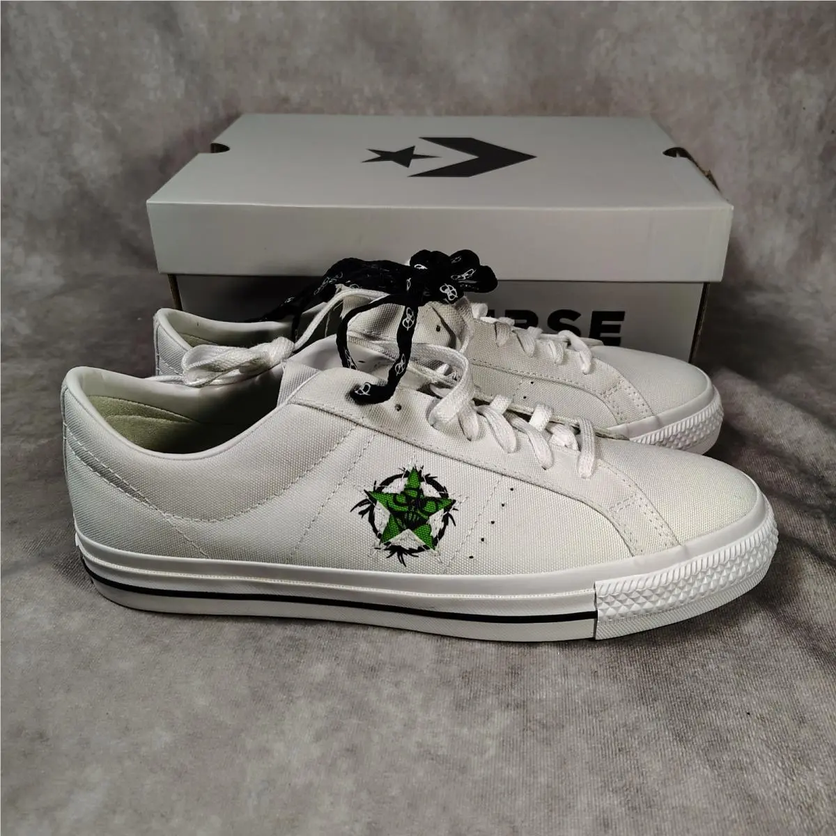 Converse shoes - White 3