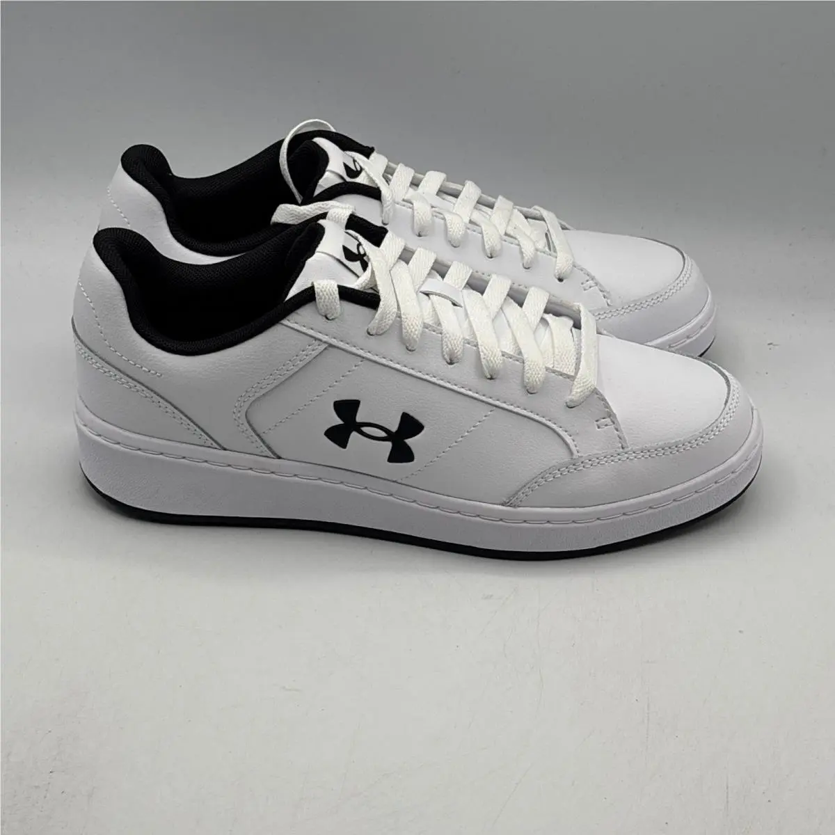 Under Armour UA Official Sneakers Men 8.5 White Black Low Top Court 3028486-101