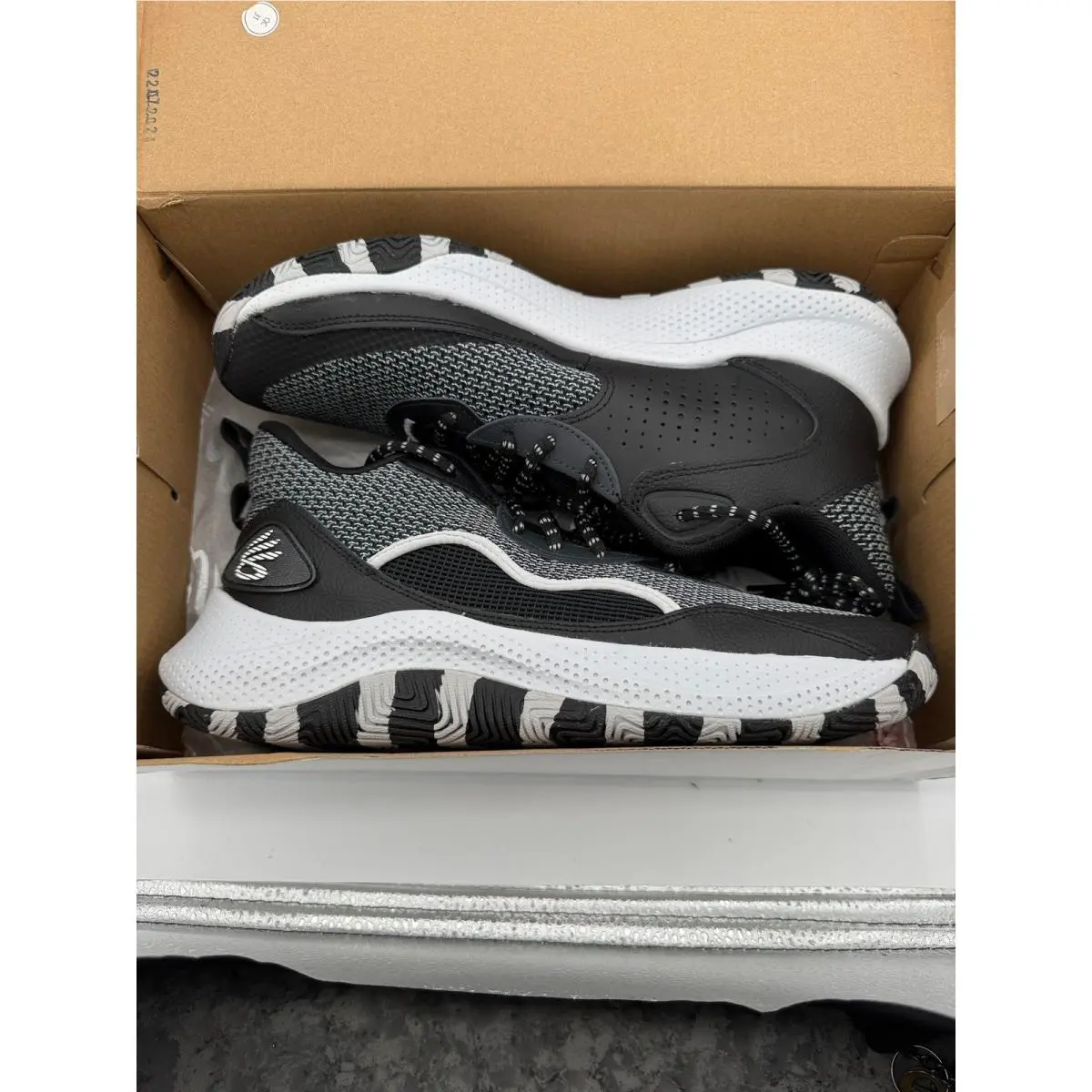 Under Armour shoes - Curry 3Z 24 - Curry - Black 5