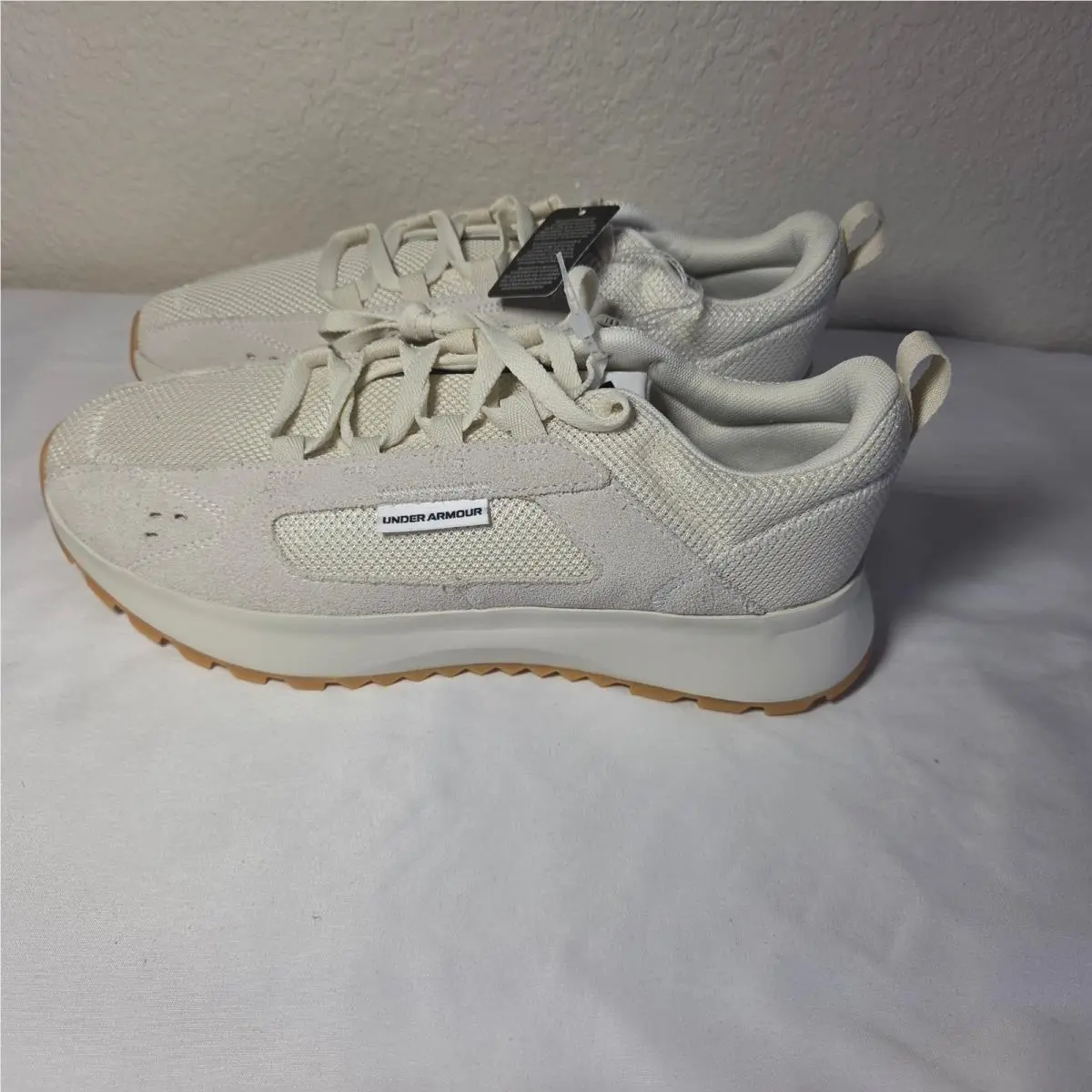 Under Armour Forge RC Mens 10.5 Sneakers Off White Cream Suede Mesh Gum Sole