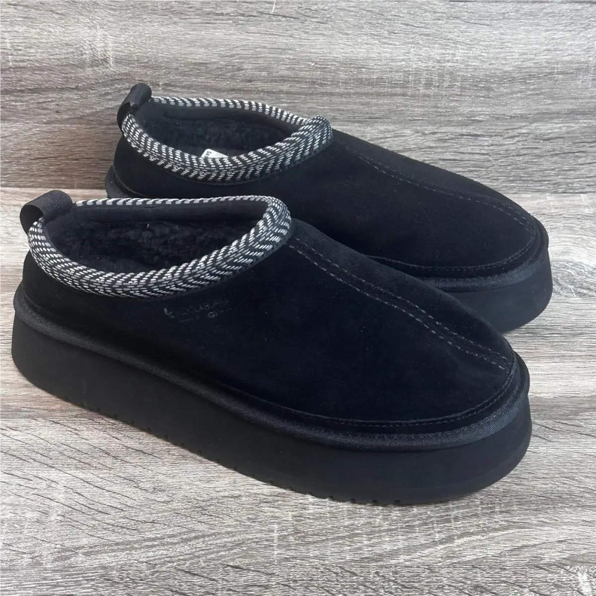 Koolaburra by Ugg Burree Platform Slippers Women 10 Black Suede Shoes