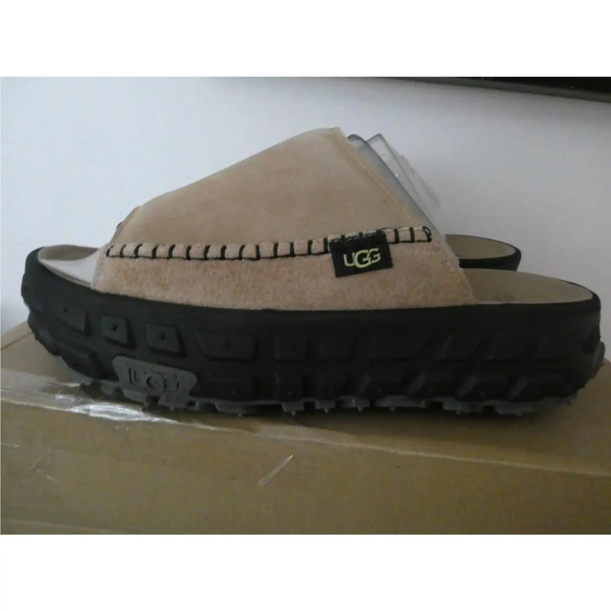UGG shoes - Venture Daze - Venture Daze - Beige (UPC: 197634010304) 0