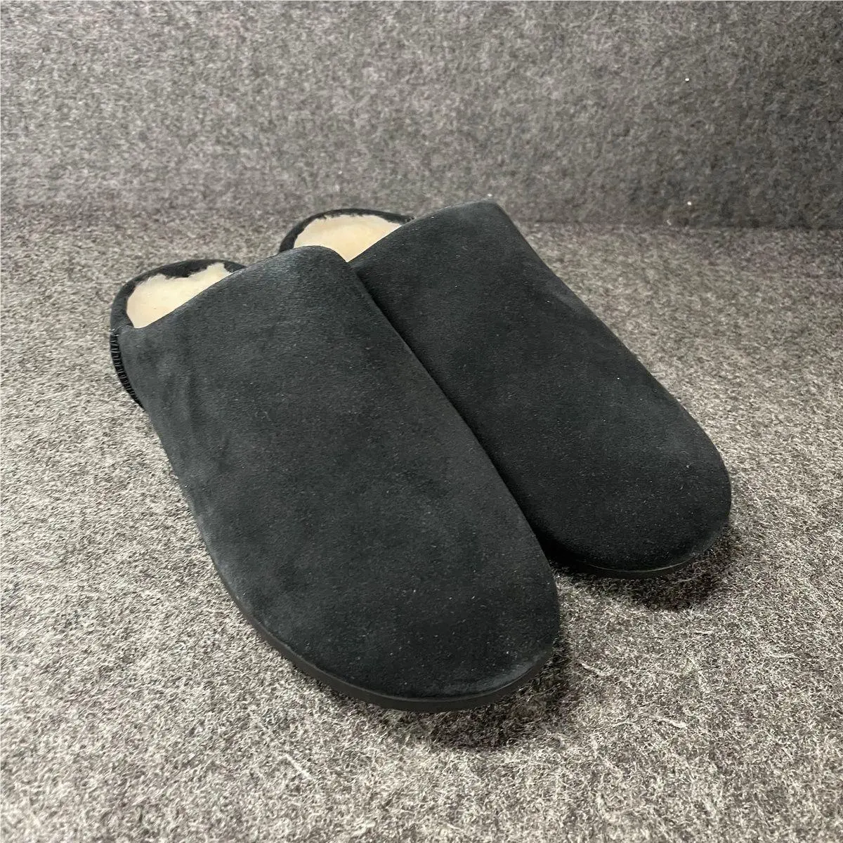 Ugg Elea Slip-on Shoes Women`s Size 10 Black 1171390