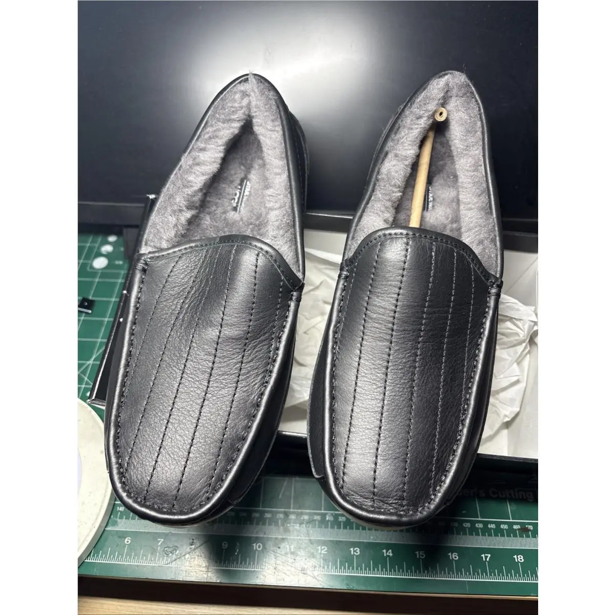 UGG shoes - Ascot Darth Vader Slipper - Ascot Darth Vader Slipper - Black (Darth Vader theme) 0