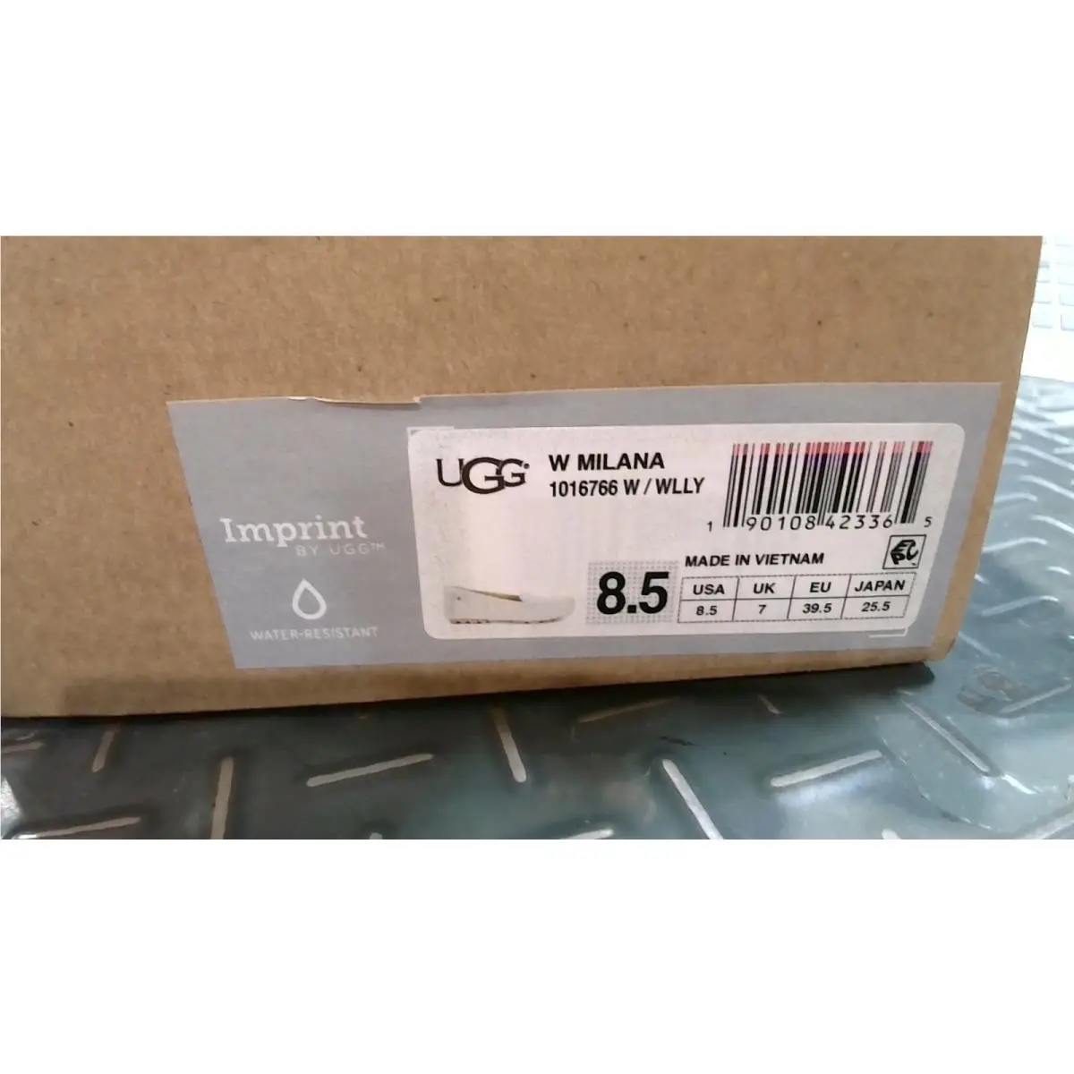UGG shoes - cream (UPC: 190108423365) 0