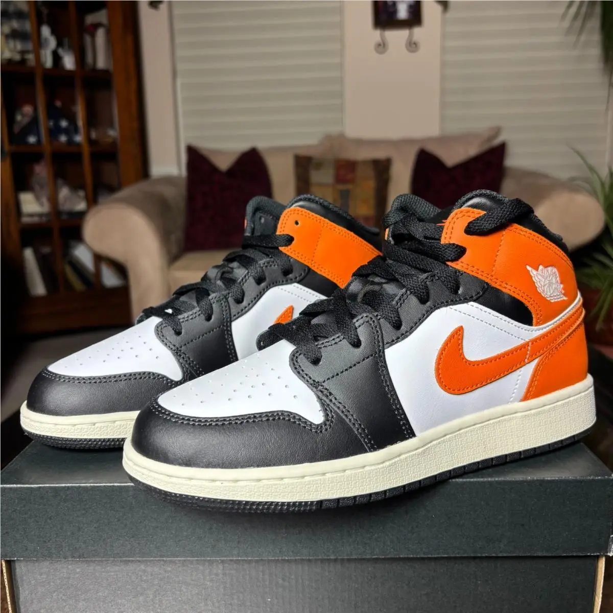 Nike shoes - Nike Air Jordan 1 Mid - Orange 10