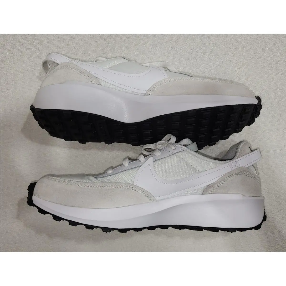 Nike shoes - White 4
