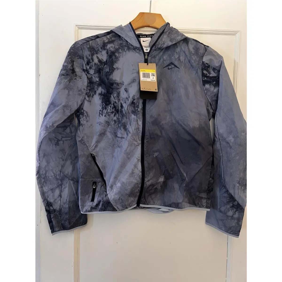 Nike Women’s Small S Repel Trail-running Jacket Tie Dye Pattern