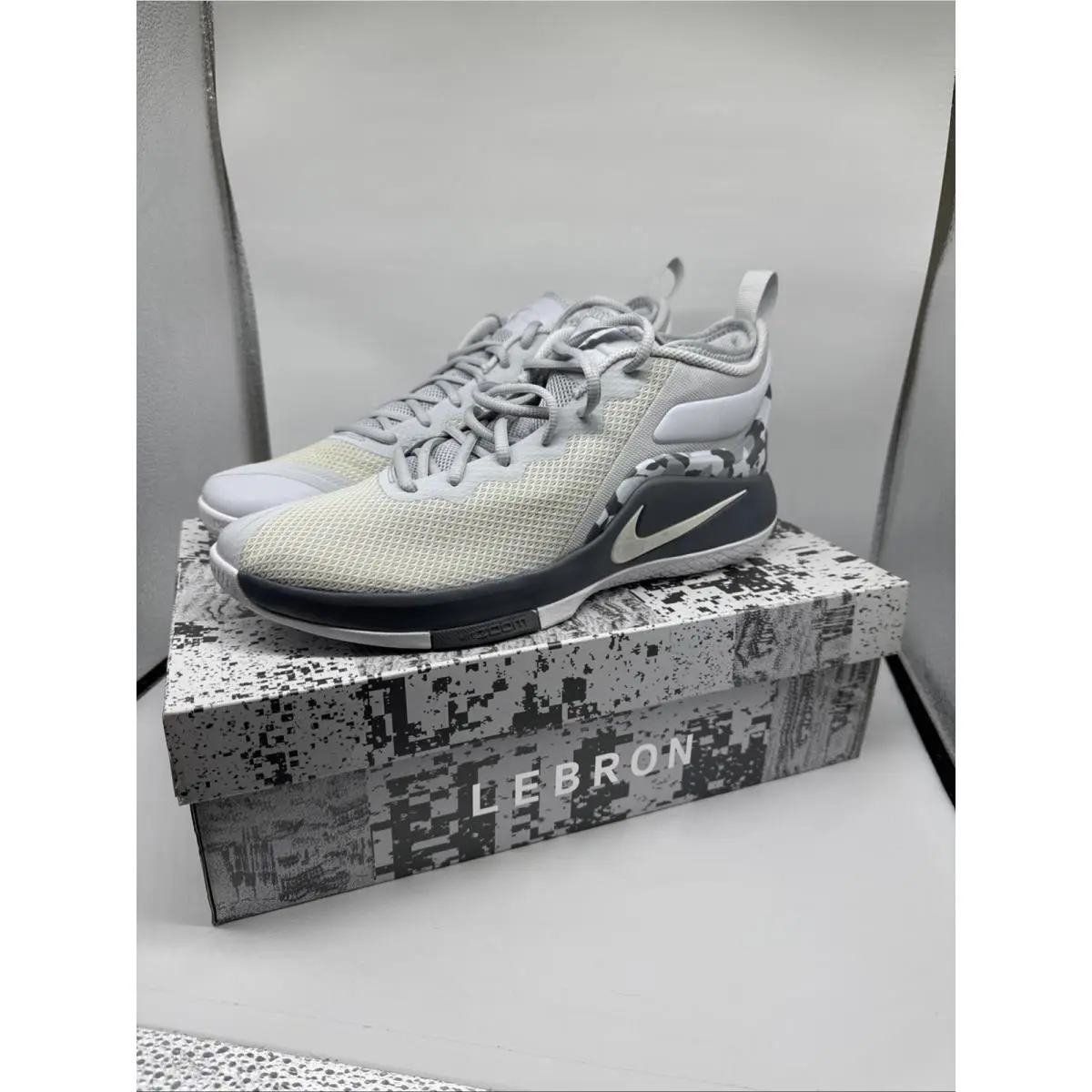 Nike shoes - Nike LeBron Witness 2 - LeBron Witness - 942518-002 - White 0