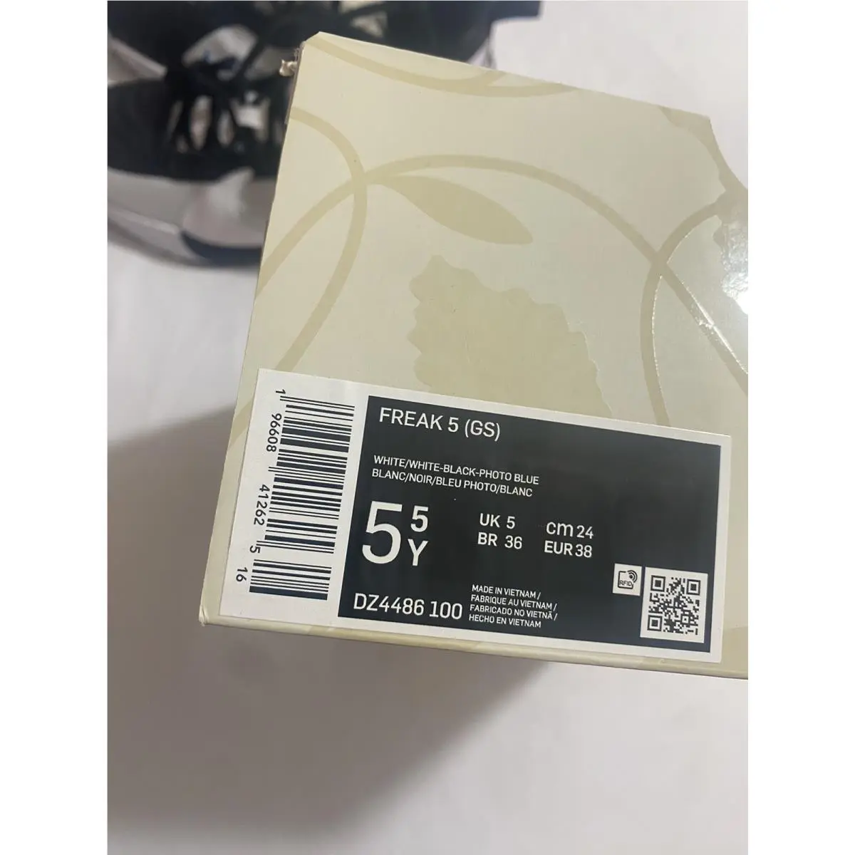 Nike shoes - White (UPC: 0196608412625) 8