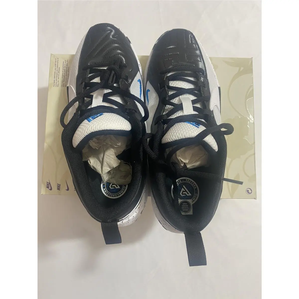 Nike shoes - White (UPC: 0196608412625) 5