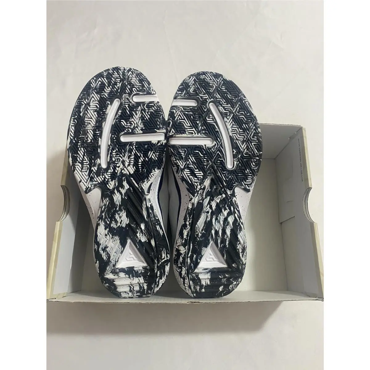 Nike shoes - White (UPC: 0196608412625) 7
