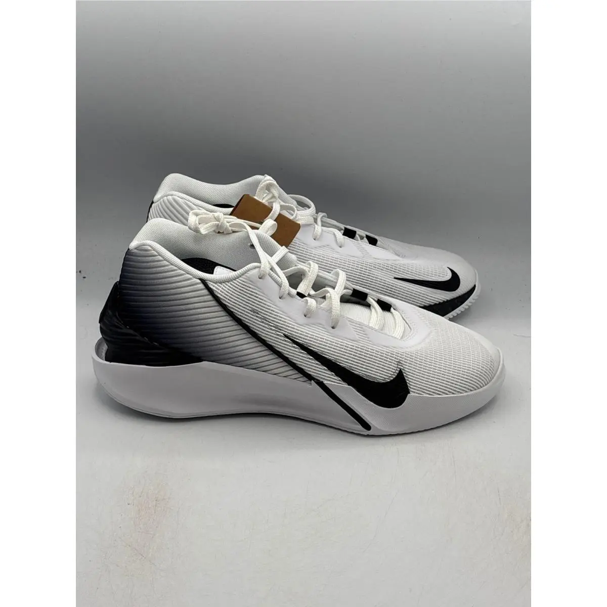 Nike G.t. Jump Academy Mens 10 White Black Basketball Shoes FV5524-100