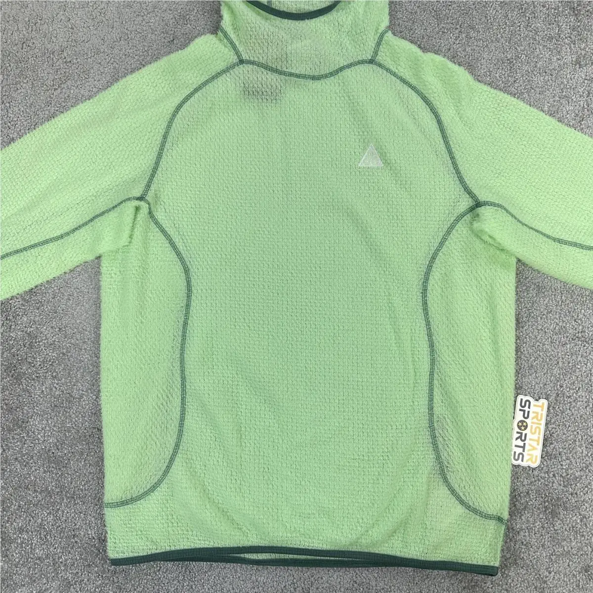 Nike clothing - Green (UPC: 196977903960) 0