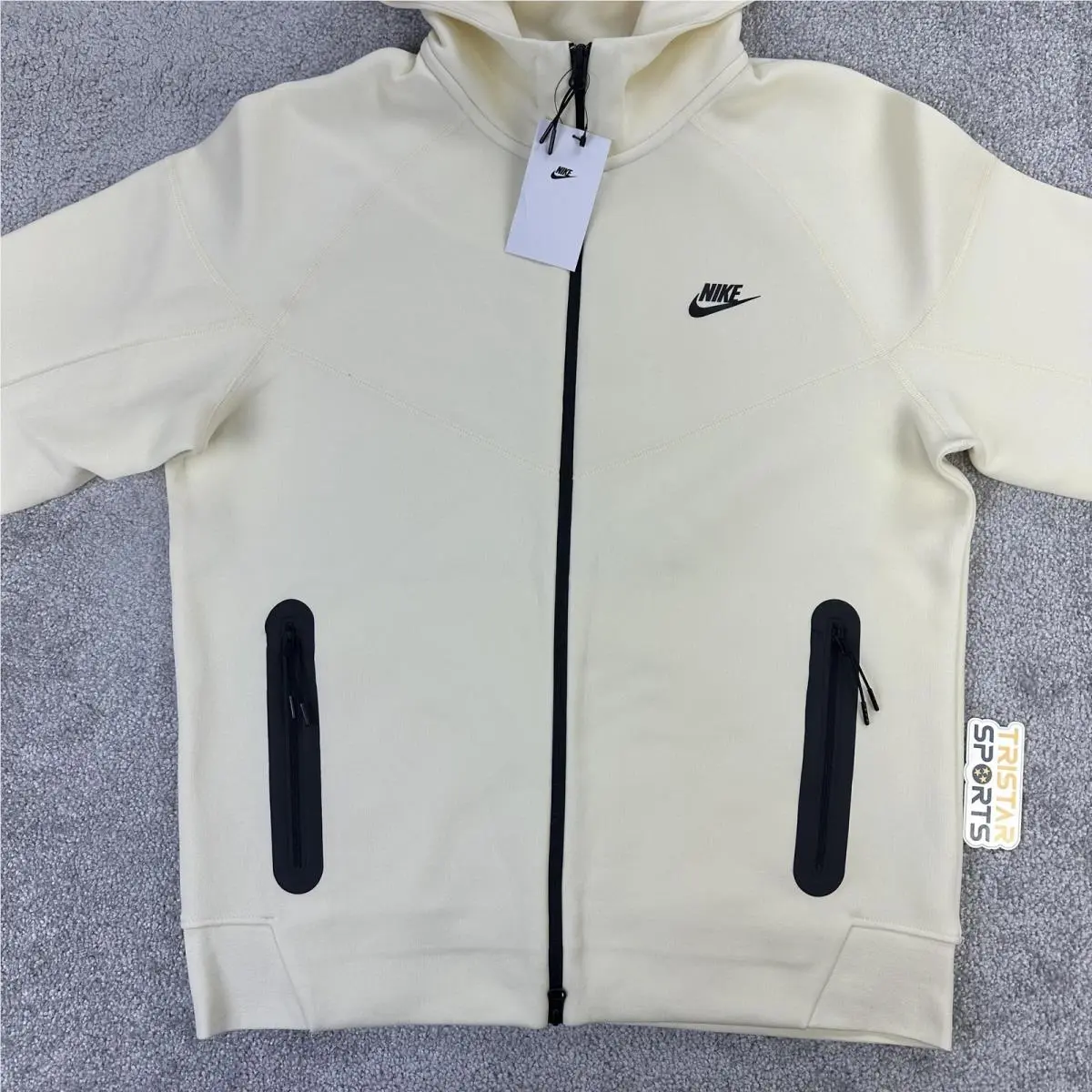 Nike clothing - Beige (UPC: 196607413333) 0