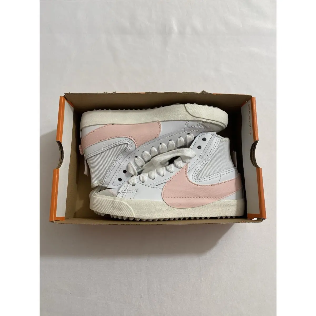 Women’s Size 6 White Pink Nike Blazer Mid ‘77 Jumbo Basketball Shoes