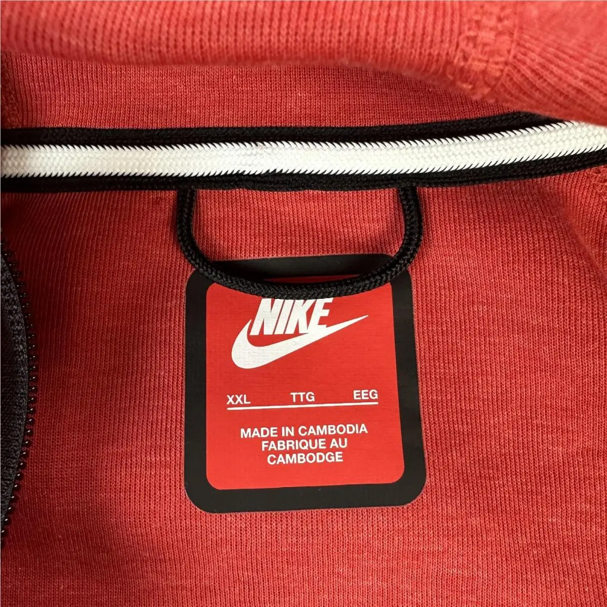 Nike clothing - Red (UPC: 196607413630) 4