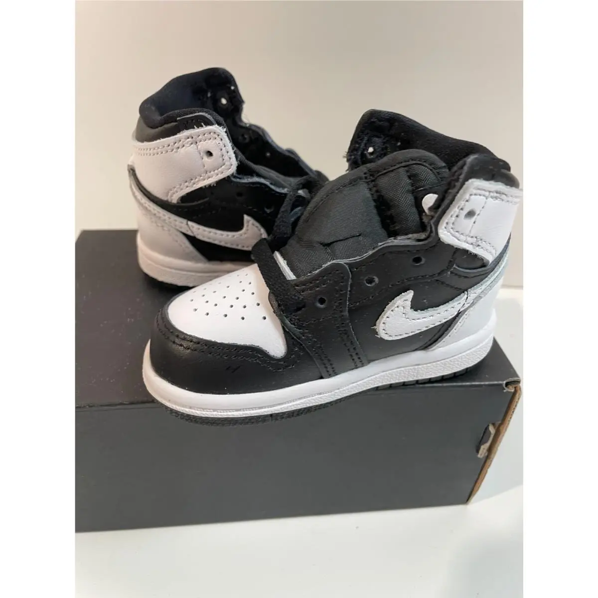 Nike shoes - Black 1