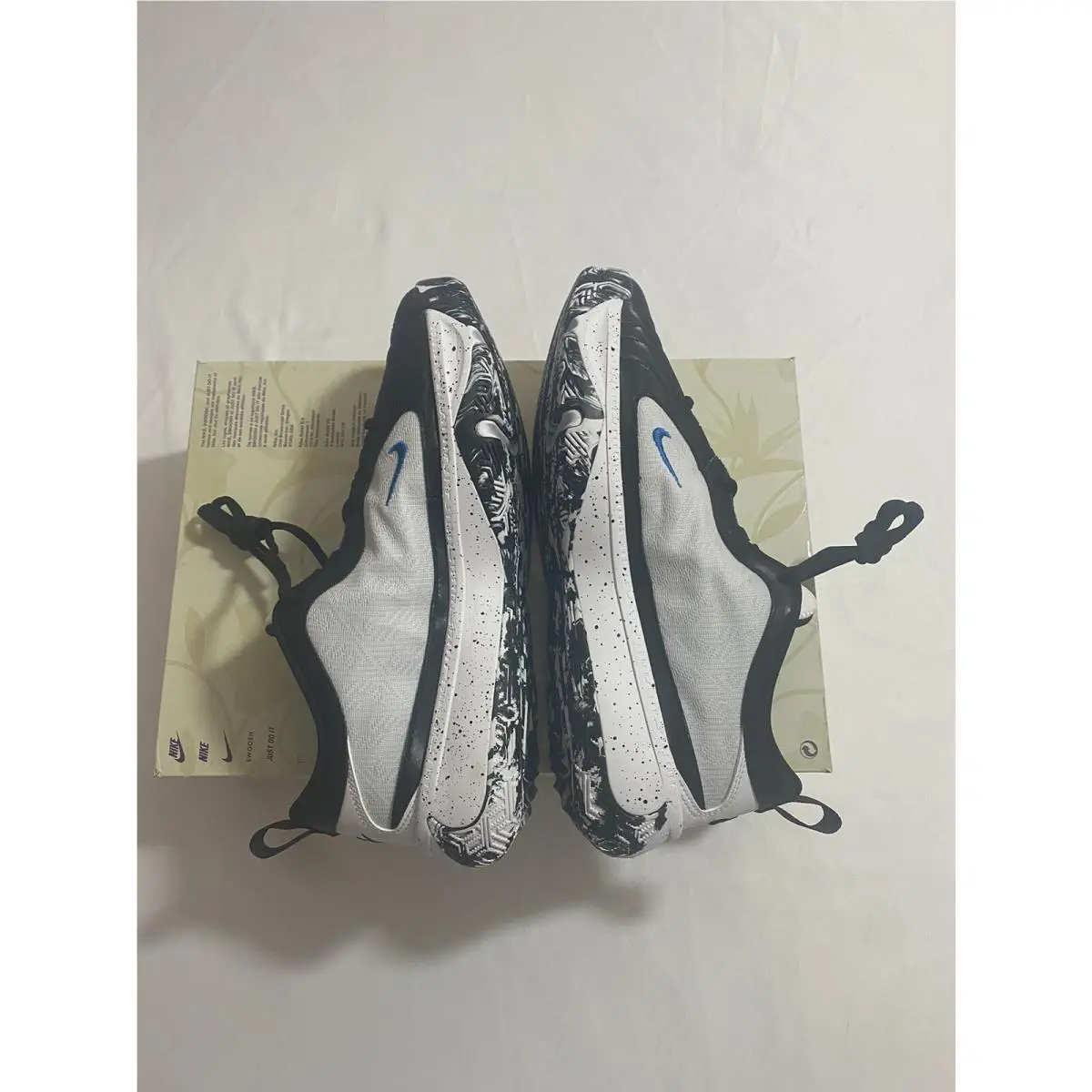 Nike shoes - Black (UPC: 0196608412632) 4