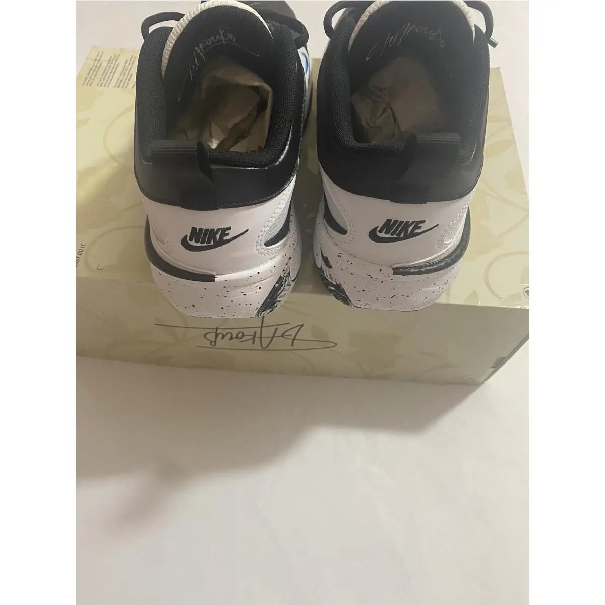 Nike shoes - Black (UPC: 0196608412632) 6