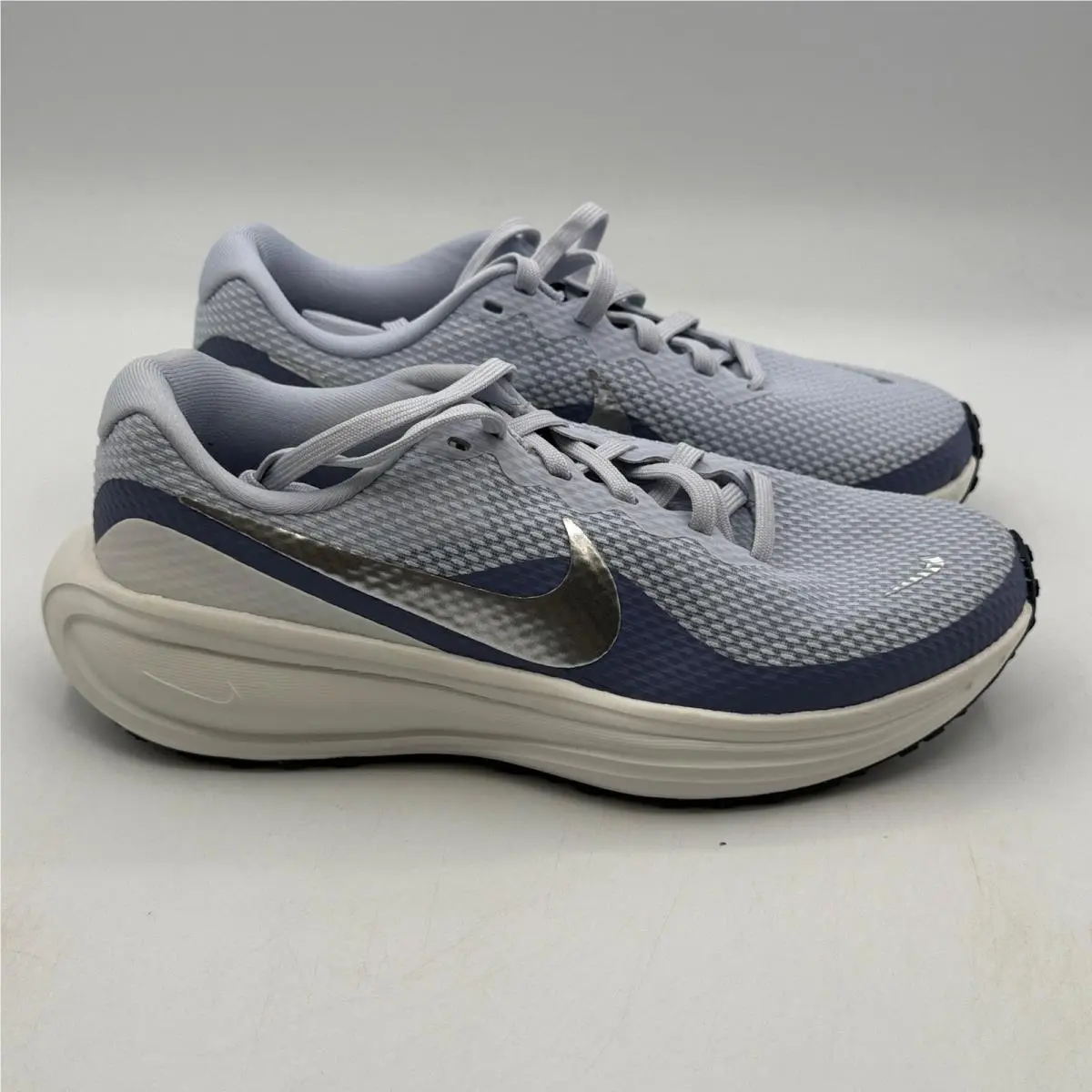 Nike Revolution 8 Shoes Women Size 6 Ghost Metallic Silver Running HJ8485-003