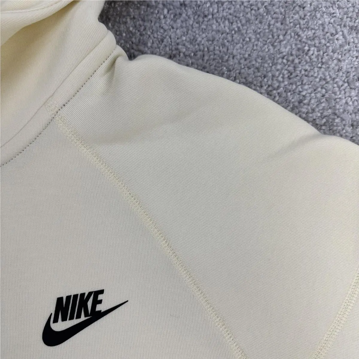 Nike clothing - Beige (UPC: 196607413302) 3