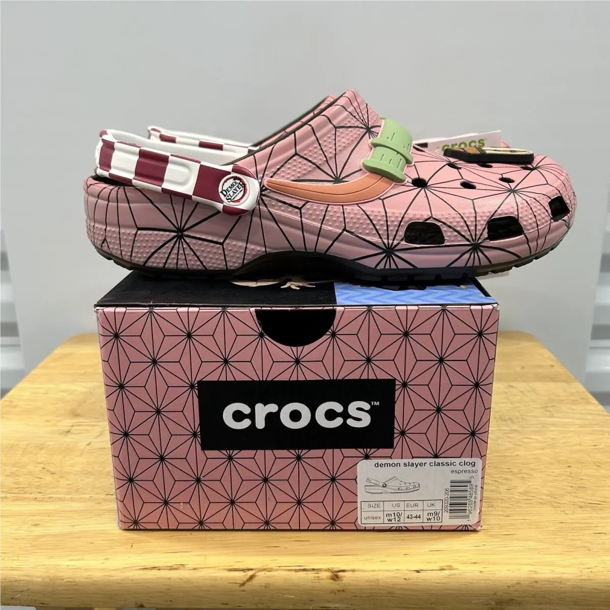 Crocs shoes - Crocs Classic - Classic - 209320-206 - Pink 4