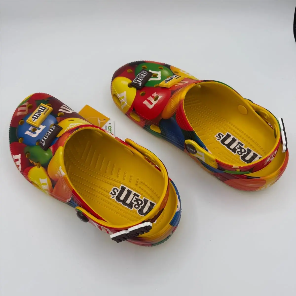 Crocs M M`s Classic Clog Yellow M7/W9 W/jibbitz in Bag A2-23