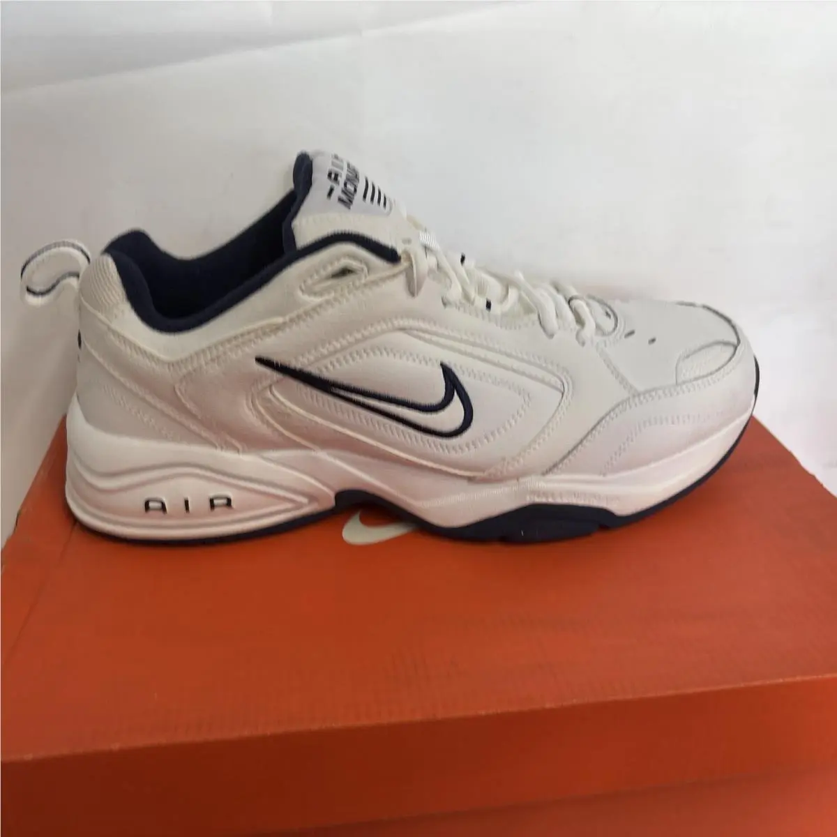 Nike shoes - Nike Air Monarch - Air Monarch - White 16