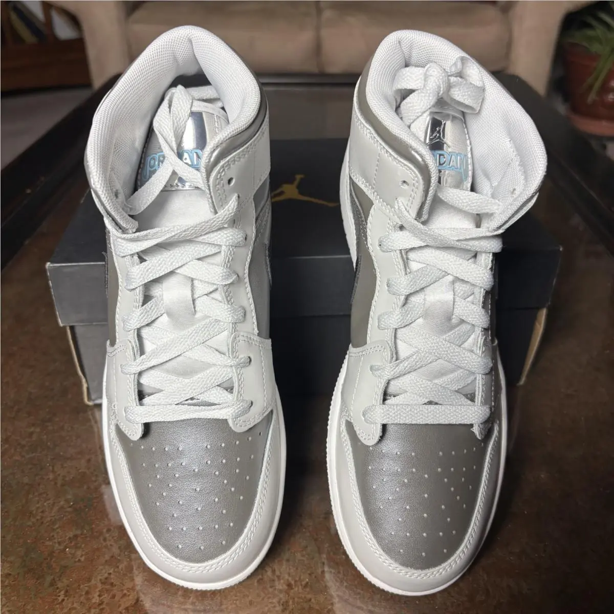 Nike shoes - Nike Air Jordan 1 Mid SE - HV4400-014 - Silver 2