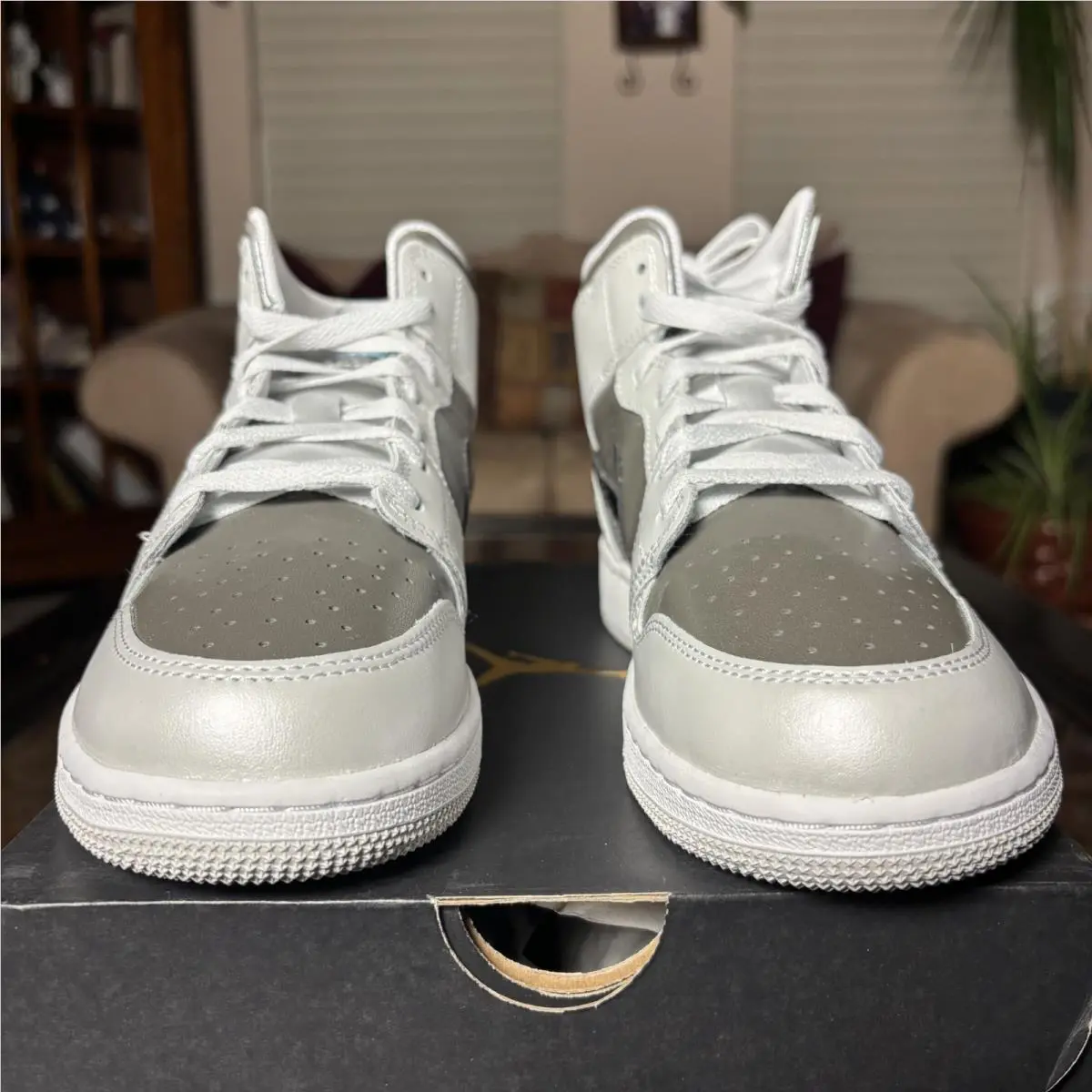 Nike shoes - Nike Air Jordan 1 Mid SE - HV4400-014 - Silver 3