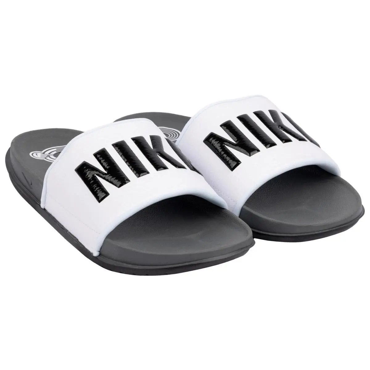Nike shoes - White 4