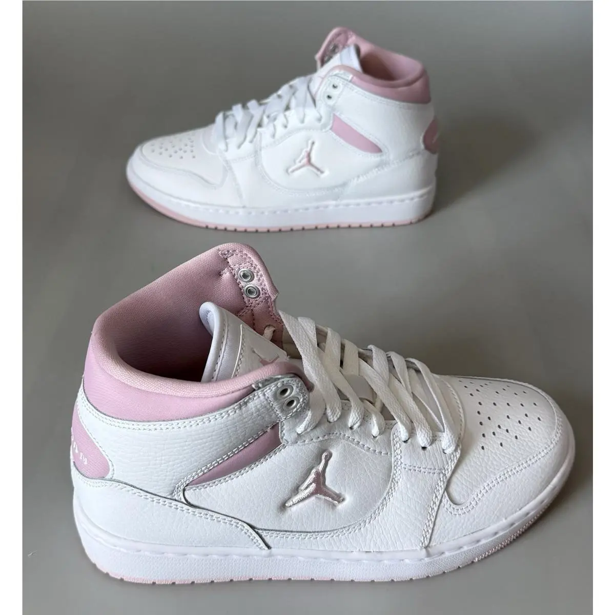 Jordan Court Connect Mid Sneakers White/iced Carmine — w/ Box — Women 7 by Nike