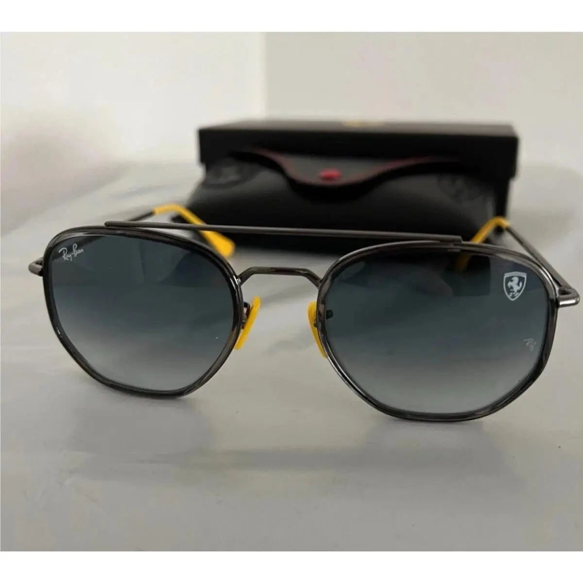 Ray-ban RB3748M Scuderia Ferrari Coll Black Yellow Gray Gradient