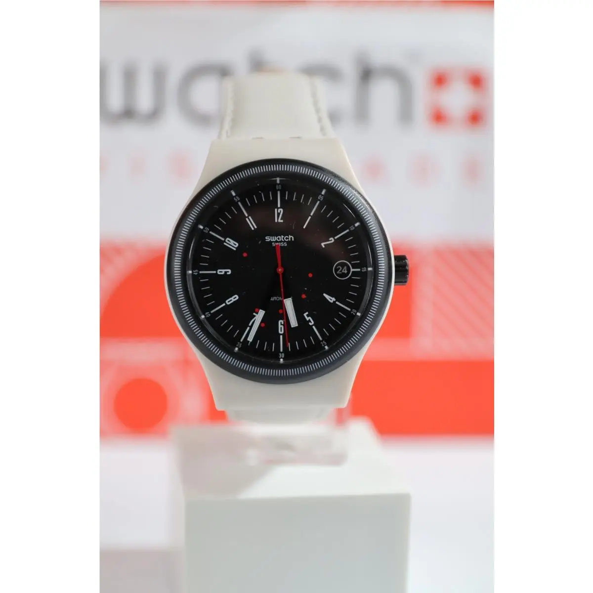 Limited Edition Swiss Swatch SISTEM51 Cream SUTM400 Automatic 42MM Leather