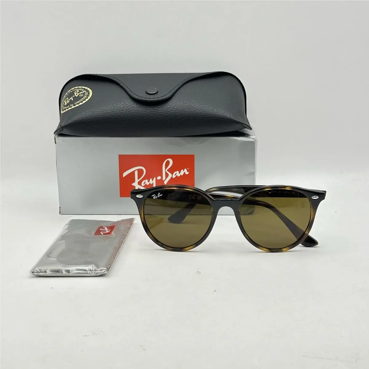 Ray Ban Unisex Phantos Full Rim Sunglasses RB4305 Havana/brown
