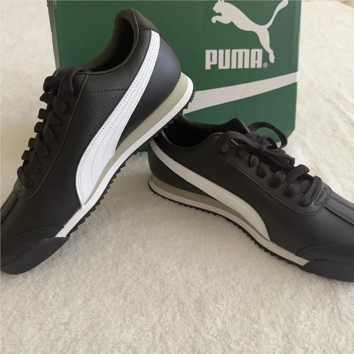 Roma 24 Standard Black White Mens SZ 9 Sneakers Classic Retro by Puma