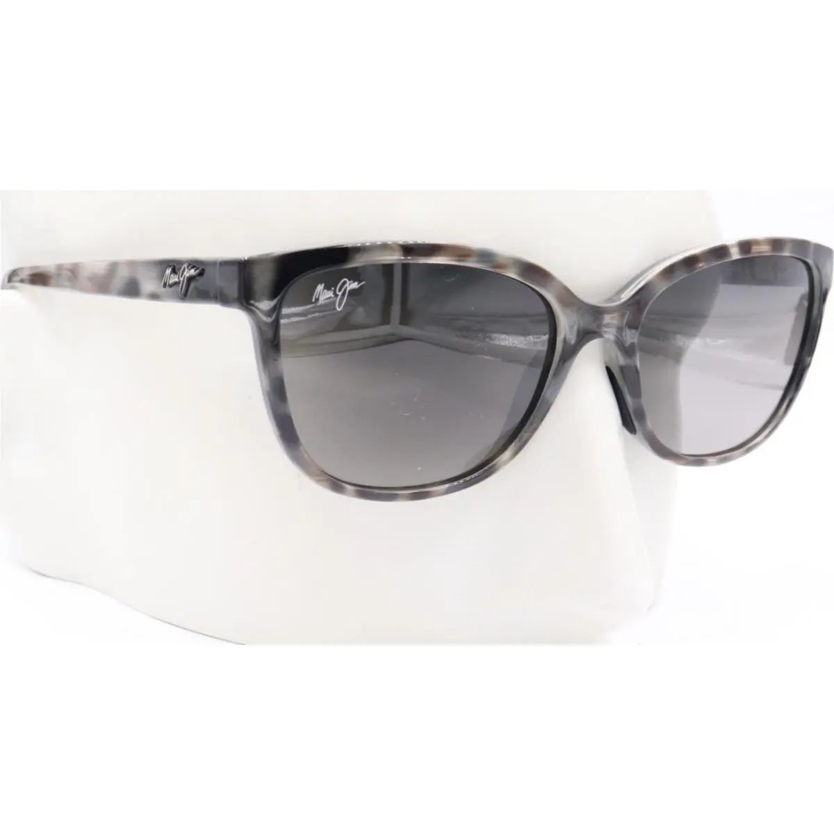 Honi Gray Tortoise Stripe Sunglasses GS758-11S / MJ0758S-001 by Maui Jim