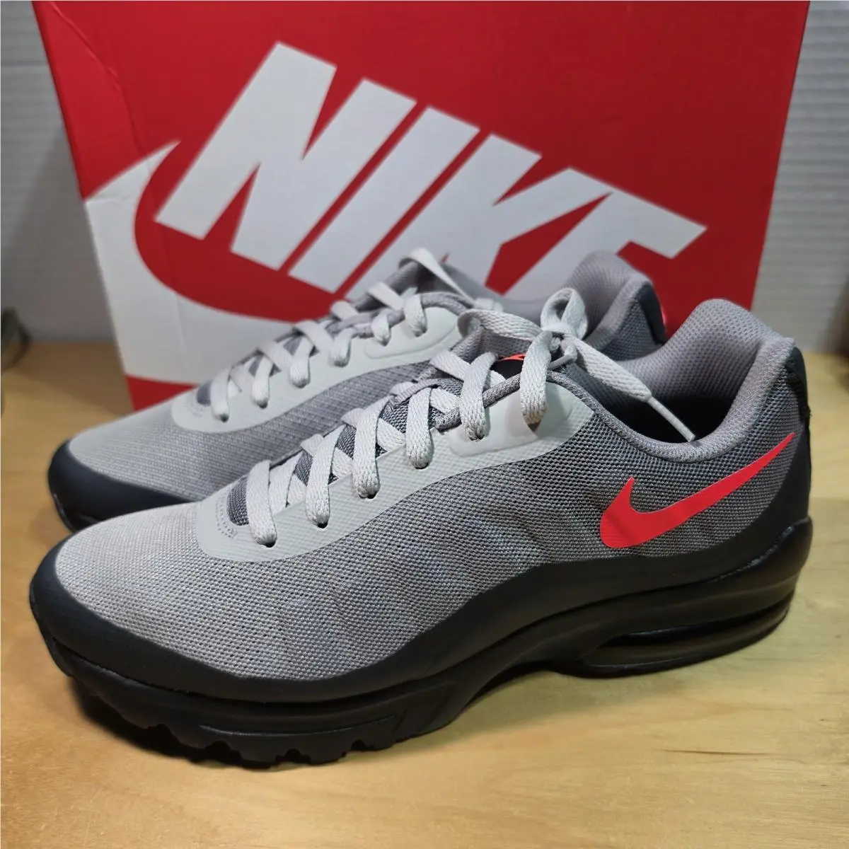 Men 10 -  Air Max Invigor CD1515-002 Black/solar Red-anthracite Sneakers by Nike