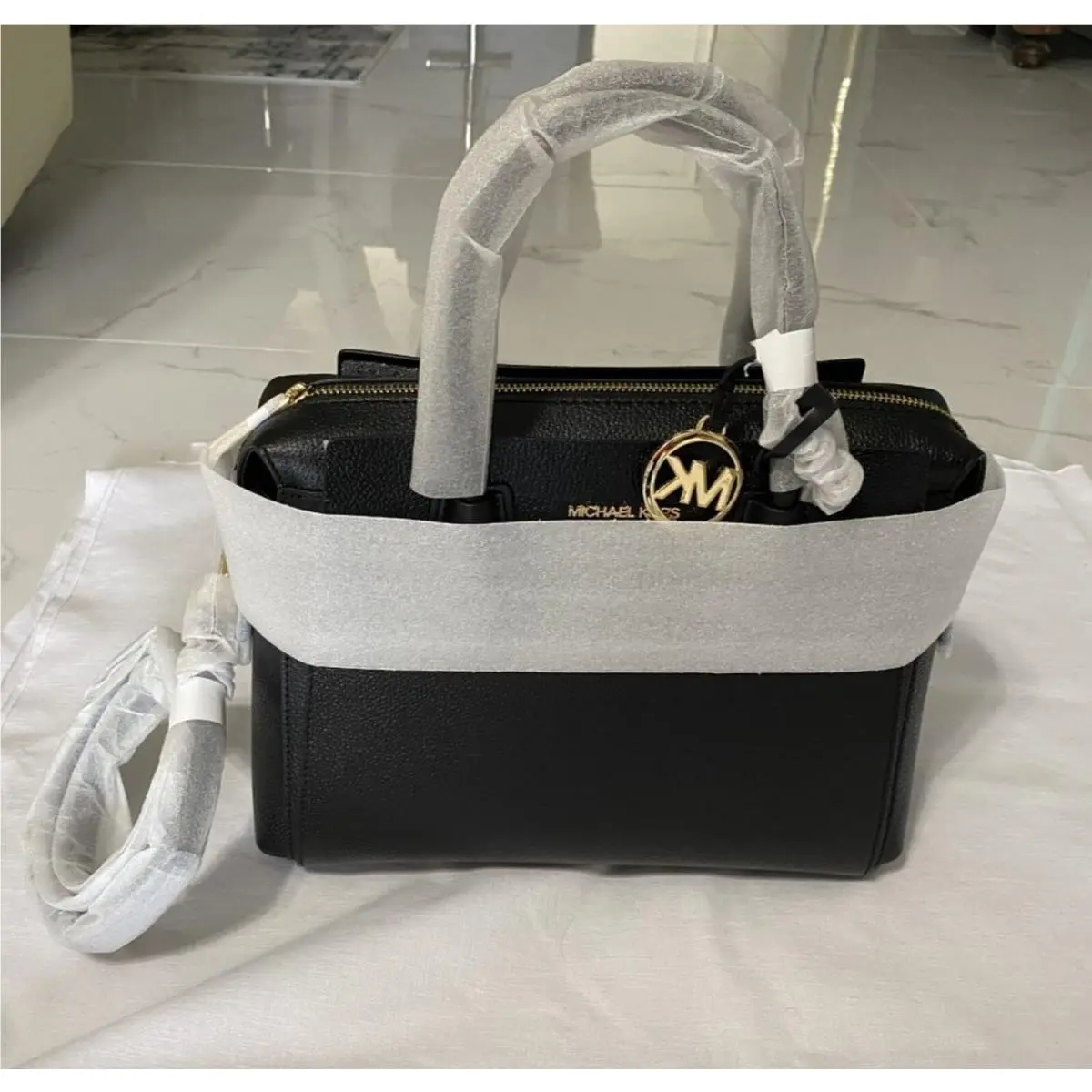 Michael Kors Beautiful Black Leather Medium TZ Mercer Satchel 35F2GM9SBL